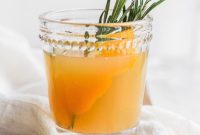 How to Make a Spiced Apple Cider Cocktail