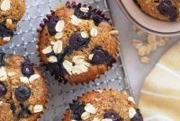 Moist Blueberry Oatmeal Muffins with Crunchy Oat Topping