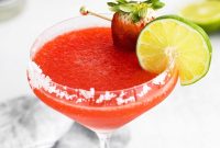 Strawberry Margarita Recipe: Fresh or Frozen Cocktail