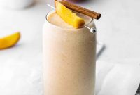 Creamy Peach Smoothie Recipe with Yogurt and Honey