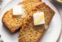 Moist Zucchini Bread with Cinnamon and Walnuts