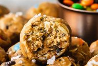 Monster Cookie Protein Bites: Oats, Peanut Butter and Chocolate