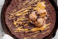 Decadent Flourless Chocolate Skillet Cake