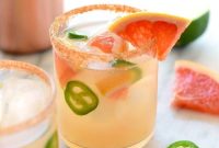 How to Make a Spicy Grapefruit Margarita