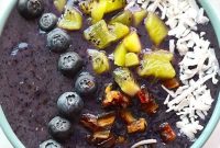 Creamy Blueberry Smoothie Bowl Recipe for Breakfast