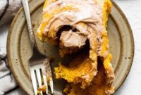 Fluffy Pumpkin Cinnamon Rolls with Cream Cheese Glaze