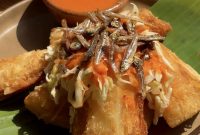 Salvadoran Fried Yuca with Pepescas Recipe