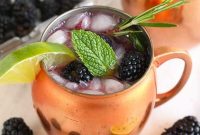 How to Make a Blackberry Moscow Mule Cocktail