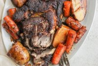 Tender Slow Cooker Pot Roast with Vegetables