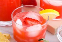 Strawberry Vodka Lemonade Cocktail Recipe