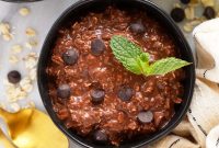 Mint Chip Overnight Oats Recipe with Chocolate Chips