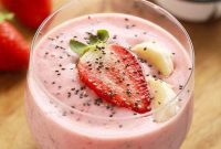 Creamy Strawberry Chia Seed Smoothie Recipe