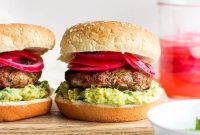 How to Make Juicy Turkey Burgers