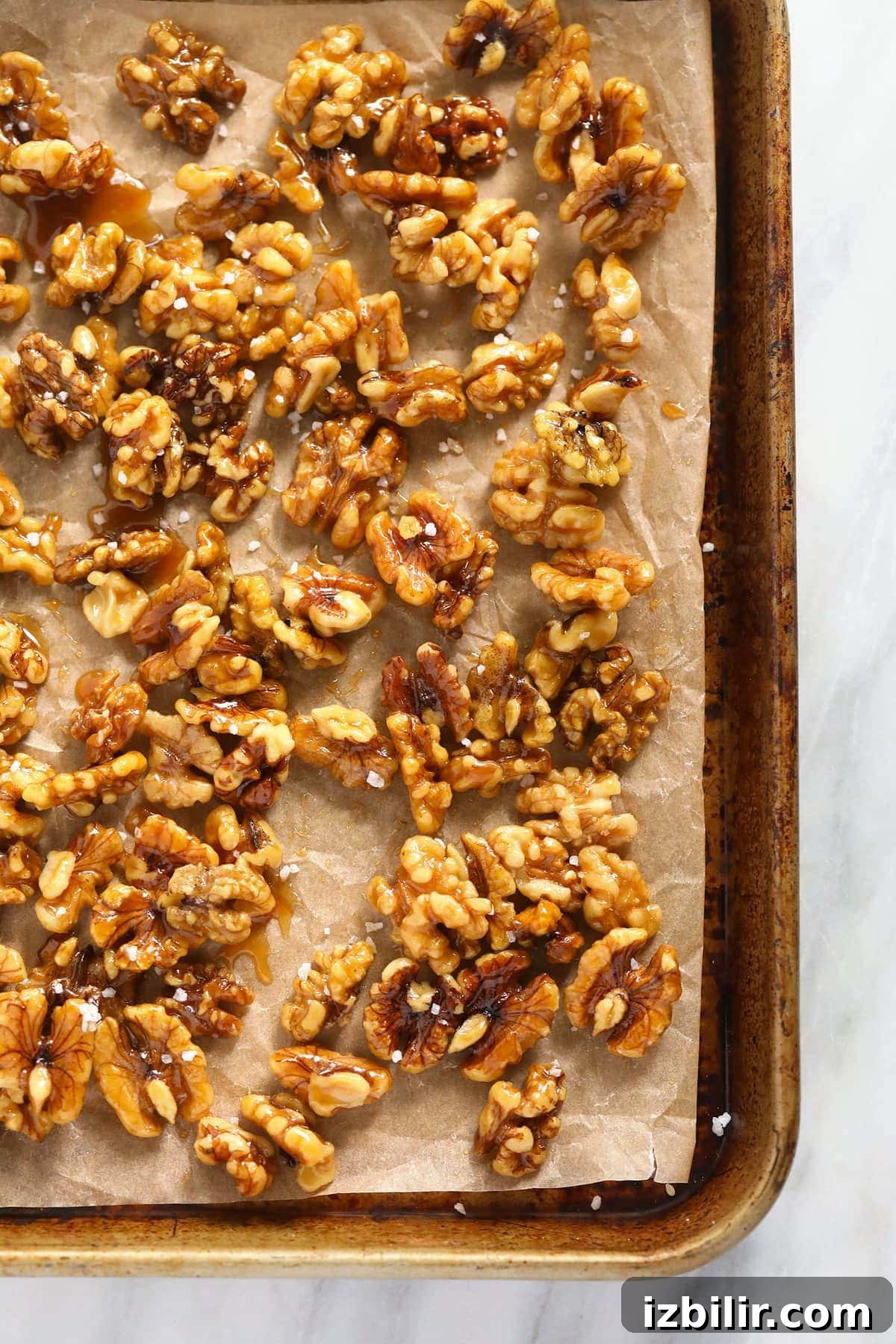 Candied walnuts with salt. 