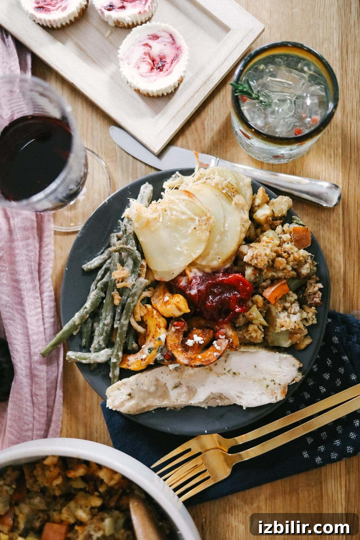 Looking for a healthy Thanksgiving menu? Here's what we're cooking up this year + get 30+ more healthy Thanksgiving recipe ideas! Thanksgiving plate on table