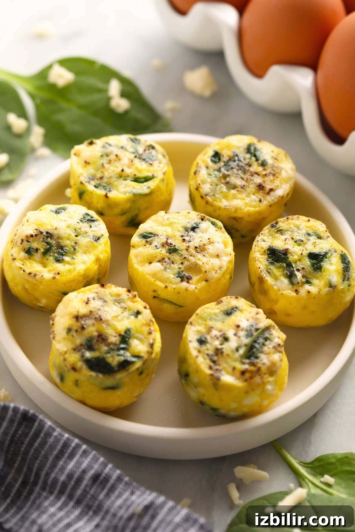 Starbucks-Style Instant Pot Egg Bites Recipe 5 Egg bites on a plate.