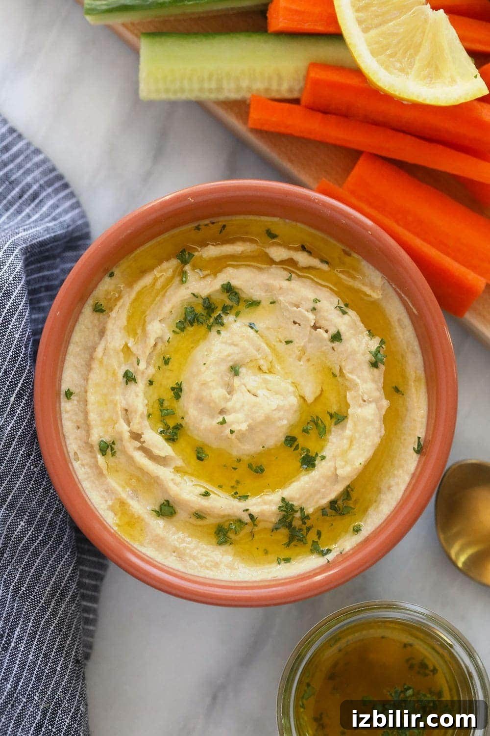 Lemon garlic hummus lemon garlic hummus in a bowl