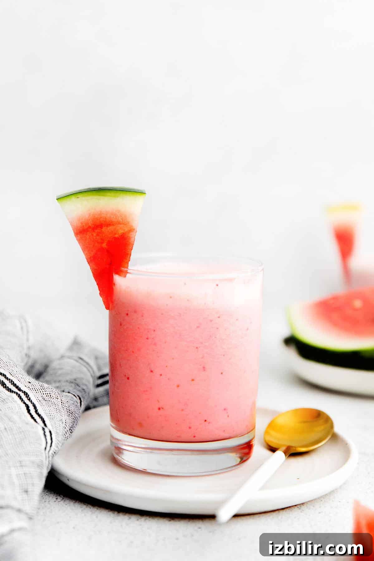Refreshing Watermelon Smoothie Recipe 7 A watermelon smoothie in a glass.