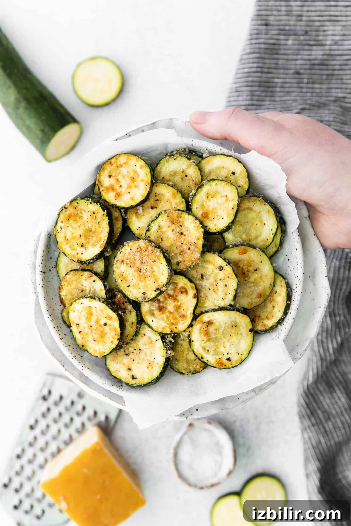 air fryer zucchini in a bowl.