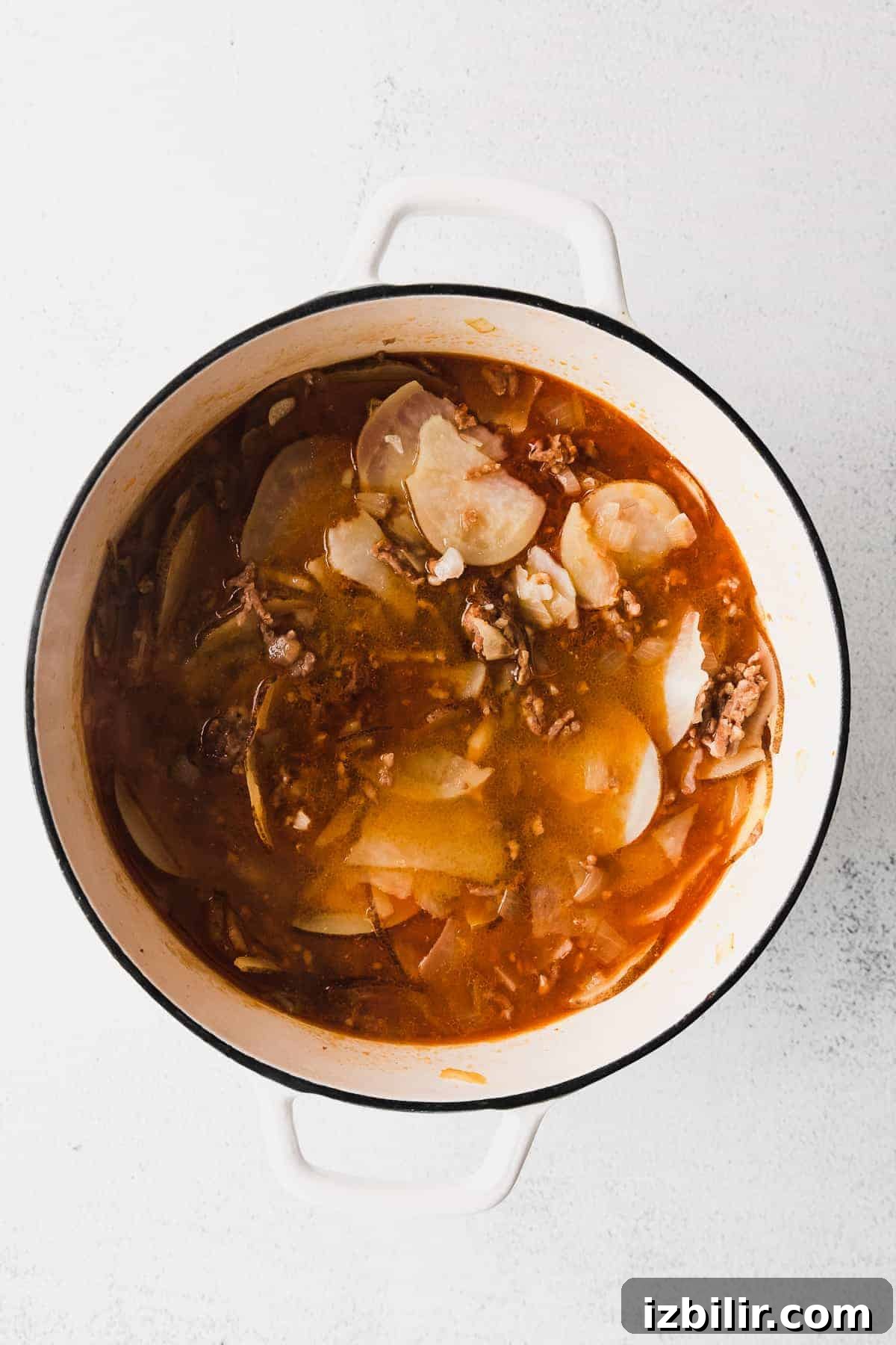 zuppa toscana soup in a stock pot
