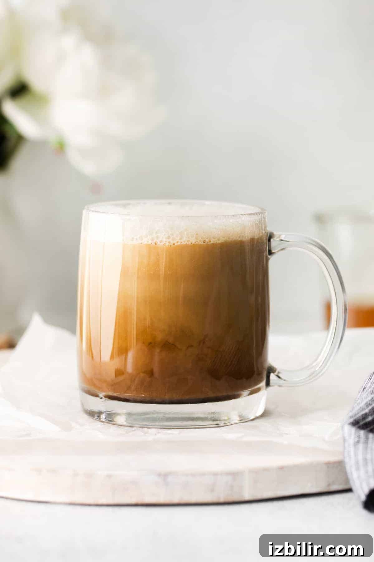 Miel ready to enjoy miel in a glass coffee mug
