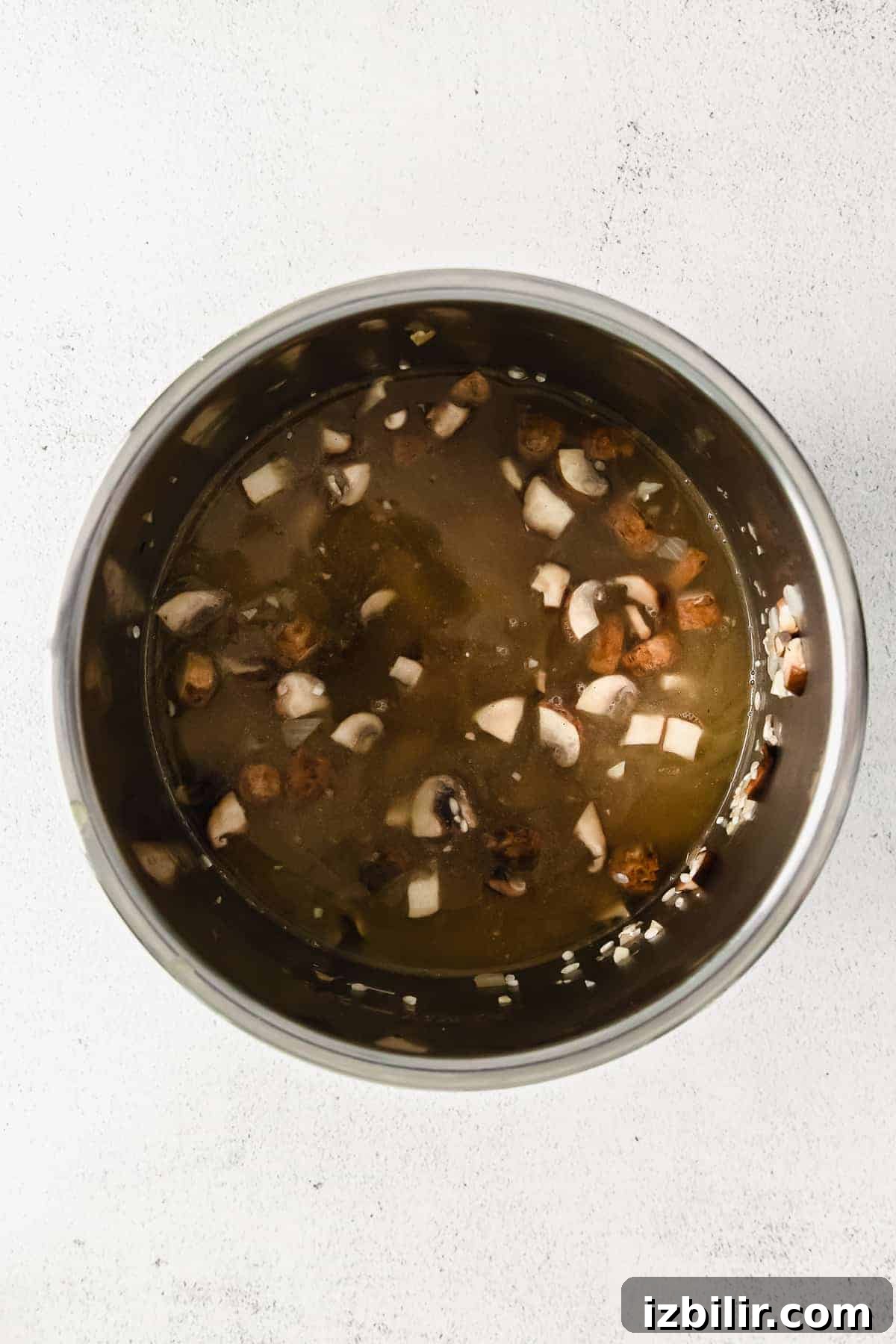 Ingredients for mushroom risotto in the instant pot.