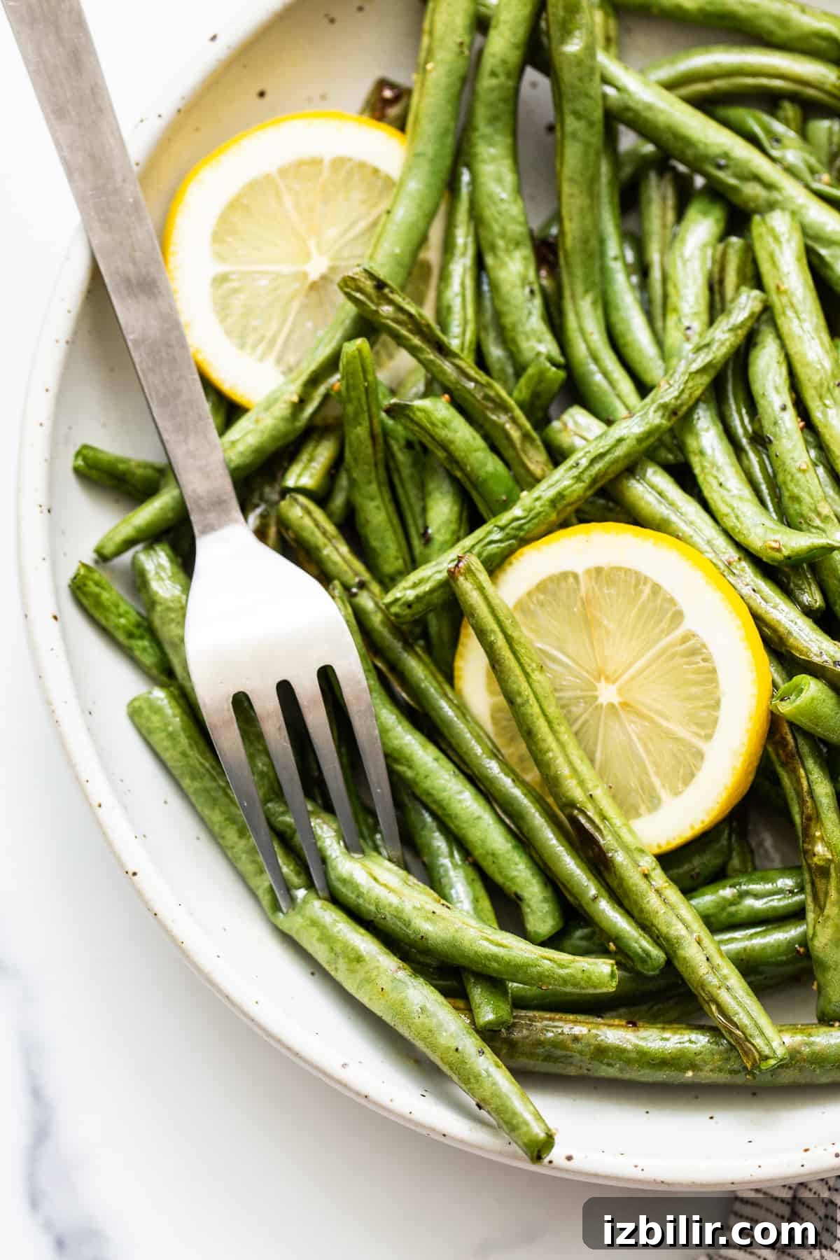 Green beans in a serving dish.