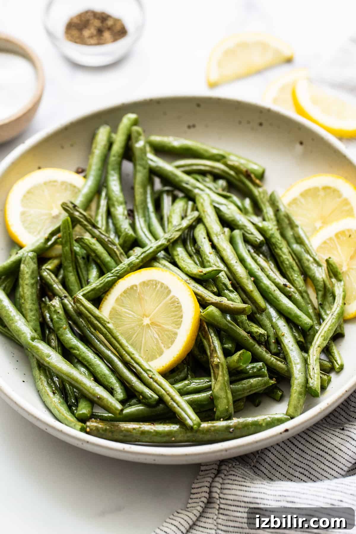 Green beans in a serving dish.