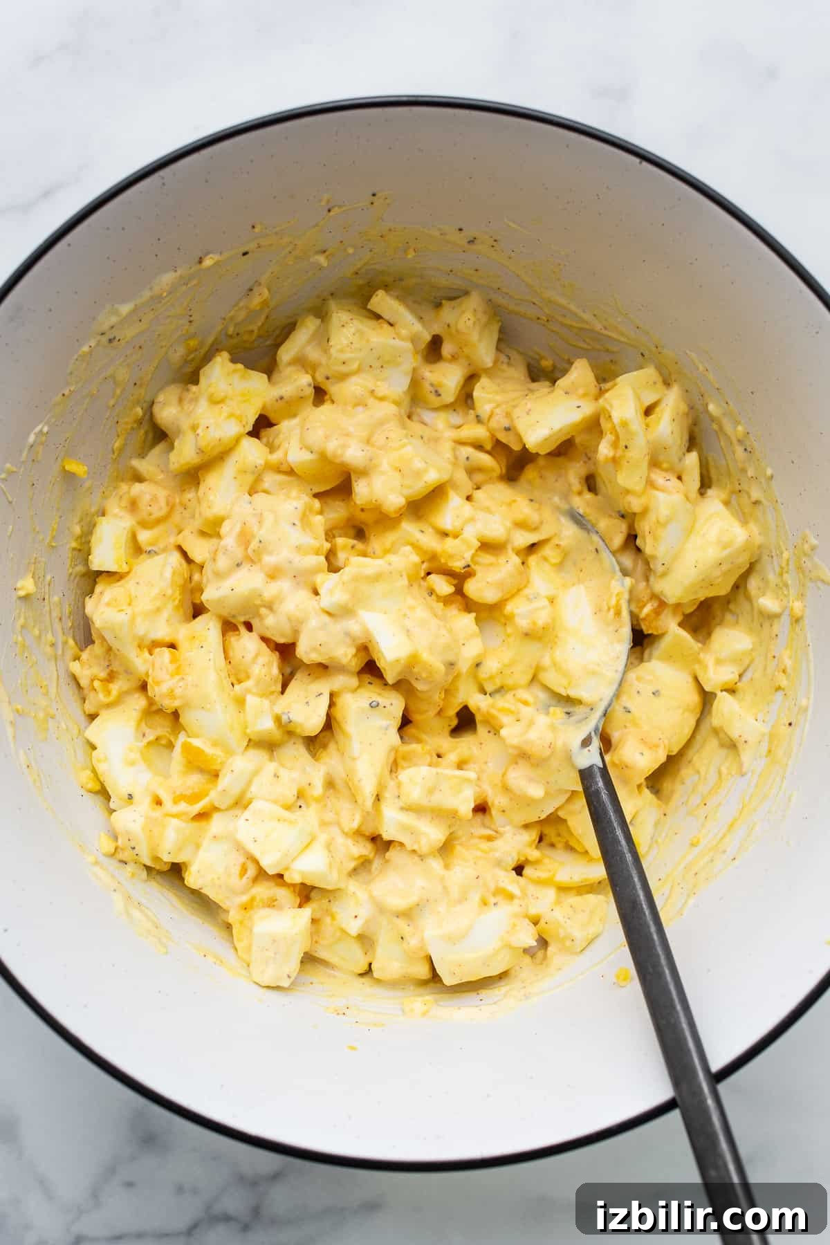 Served egg salad egg salad in bowl.