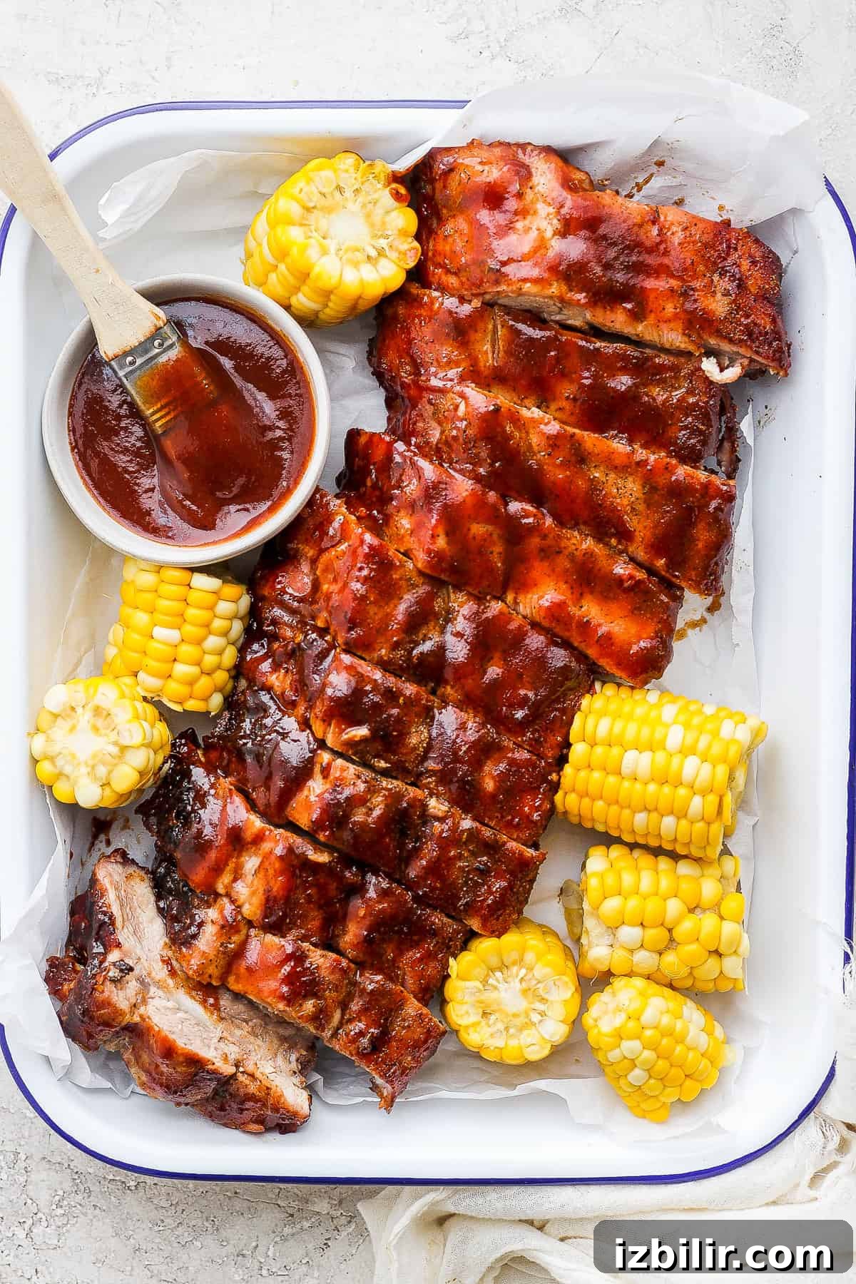 Perfectly cooked grilled ribs Grilled ribs on a serving tray.