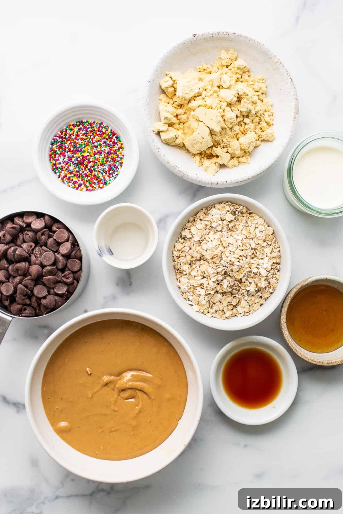 High-Protein Cake Pop Recipe 3 Ingredients for protein cake pops in bowls.