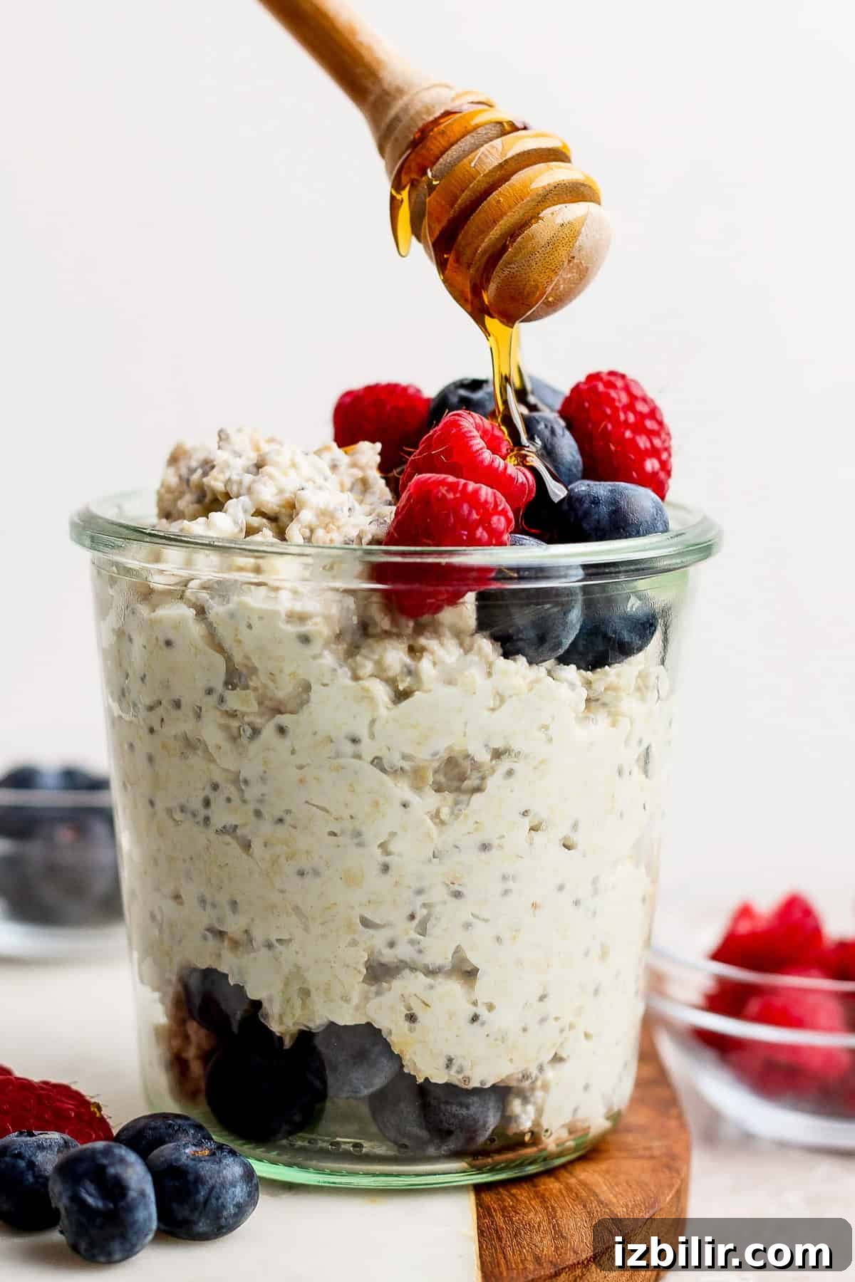 High-Protein Cottage Cheese Overnight Oats Recipe 2 Jar of cottage cheese overnight oats with fresh berries