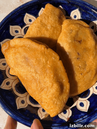 Salvadoran pastelitos