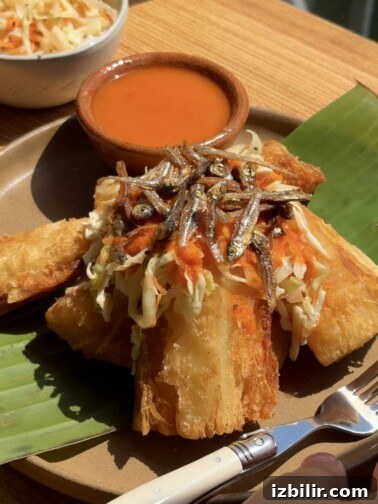 Salvadoran Yuca Frita con Pepescas