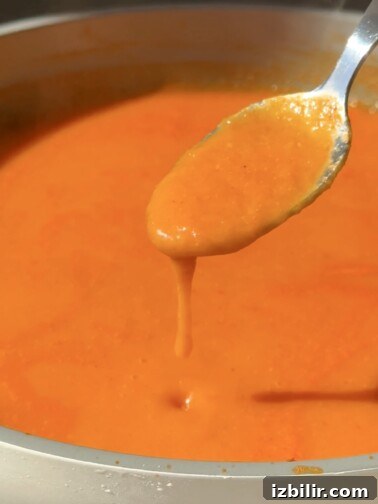 Red Salvadoran salsa in a bowl