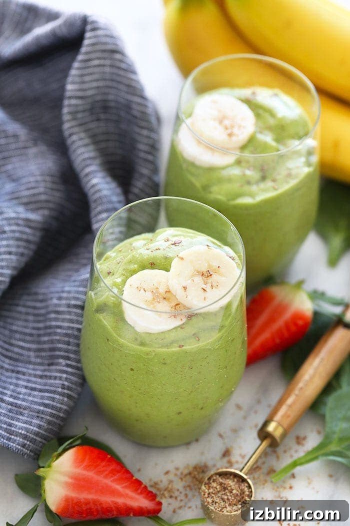 Vegan green smoothie Vegan green smoothie with strawberries
