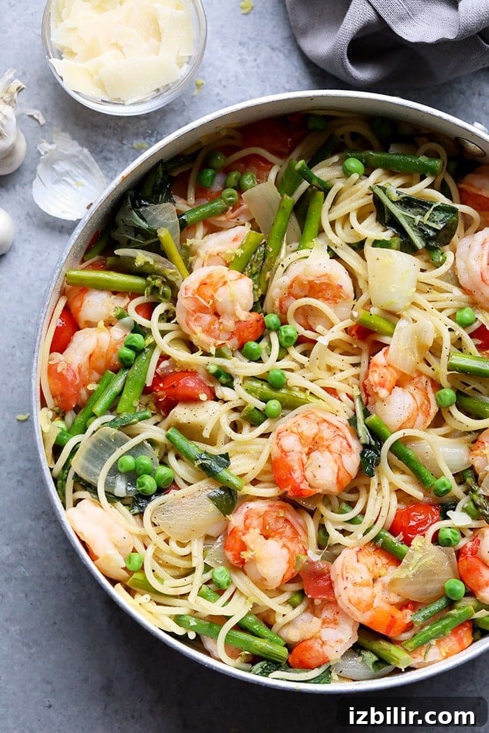 Garlic Lemon Shrimp Scampi with Asparagus 5 Serving of shrimp scampi with asparagus