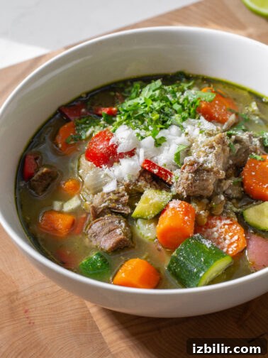 Sopa Verde de Res con Lentejas