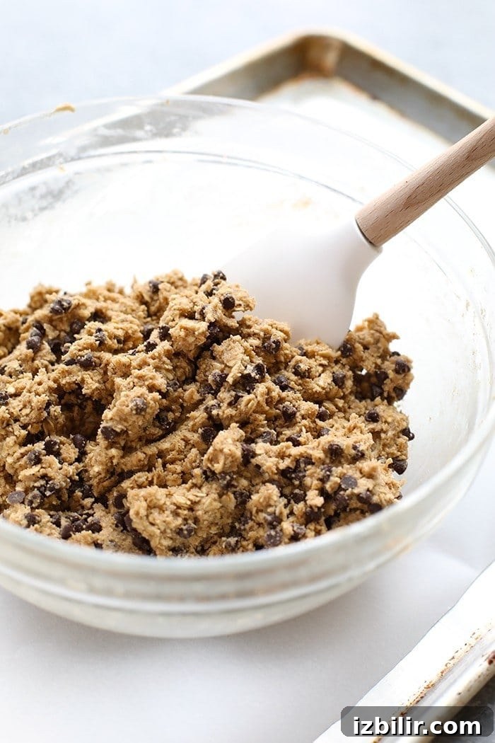 Oatmeal cookie dough Healthy oatmeal cookie dough in a bowl
