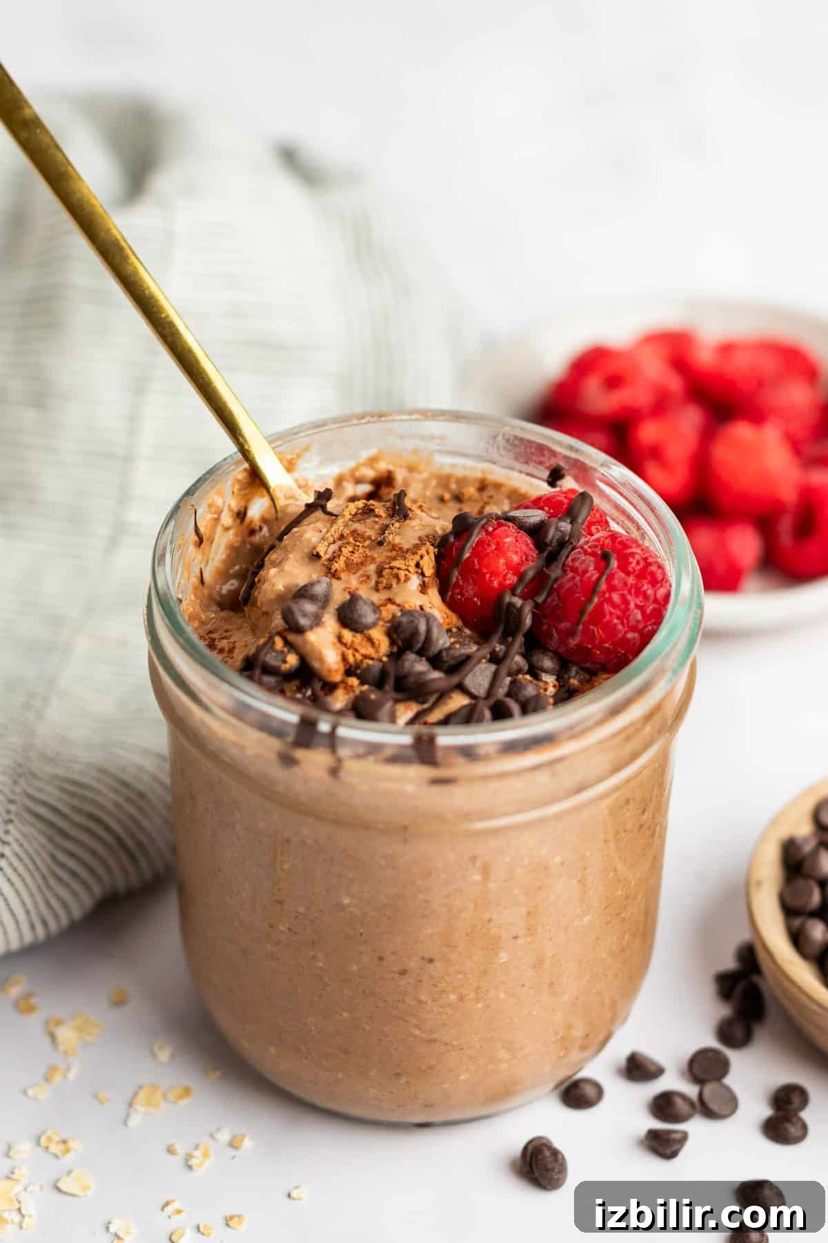 Make-Ahead Creamy Chocolate Overnight Oats Recipe 2 Chocolate overnight oats in a jar