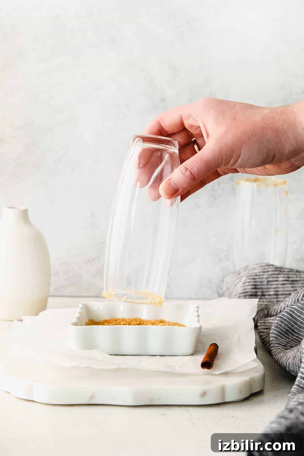 Sparkling Apple Cider Mimosa Recipe for Fall Brunch 4 Apple cider mimosa rim garnish.