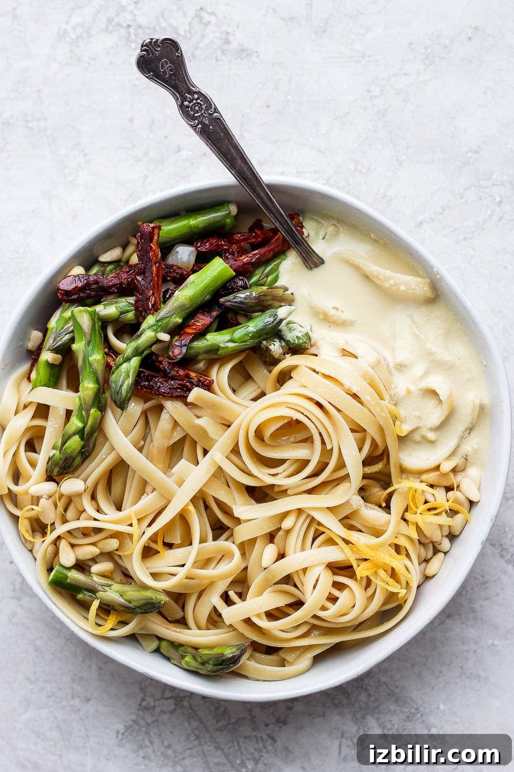 Creamy Vegan Asparagus Pasta Recipe 2 creamy vegan asparagus pasta in a bowl